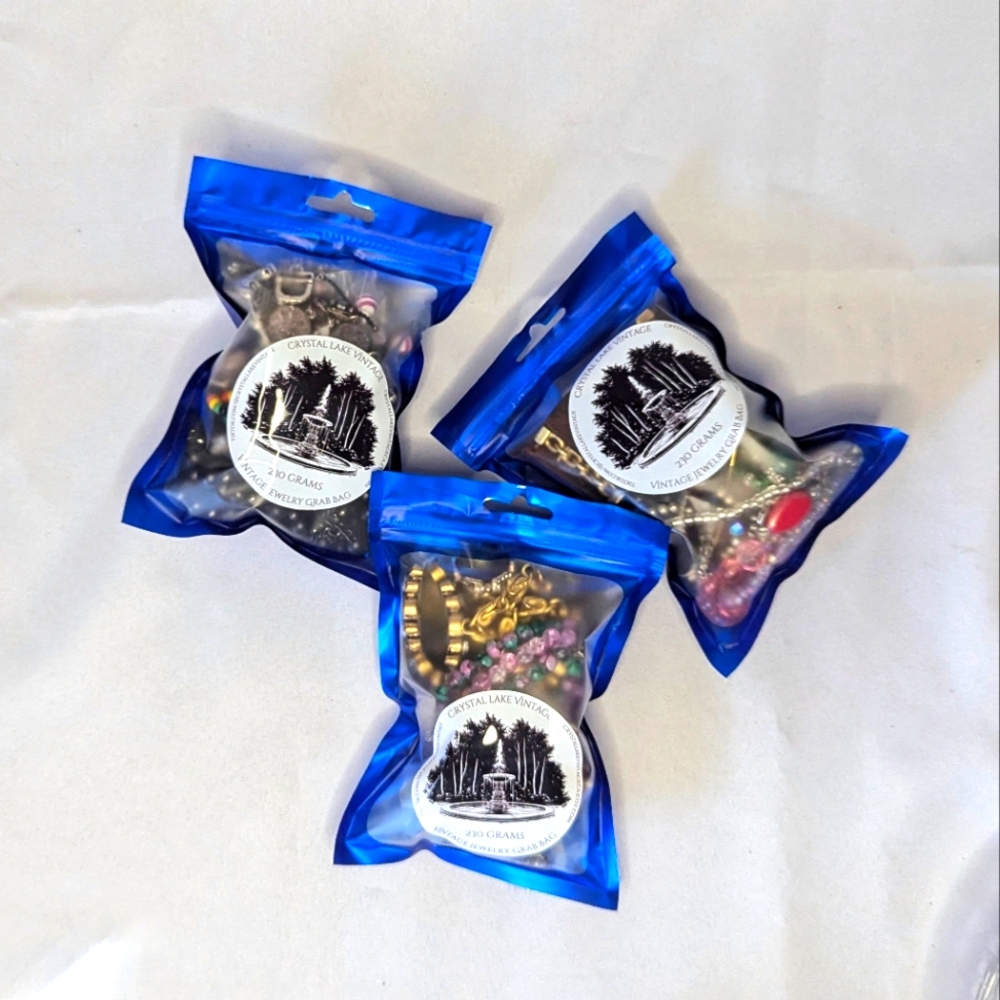 Vintage jewelry grab bags | 230 grams (1/2 lb)